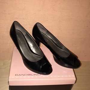 💗 Patent Leather Black Peep-Toe heels 👠